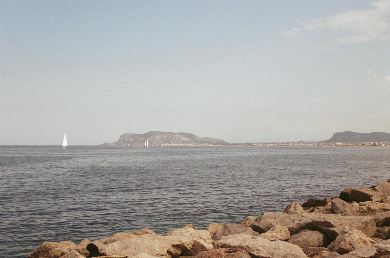 Vulnerabilität und Widersprüche im Aufnahmesystem Siziliens